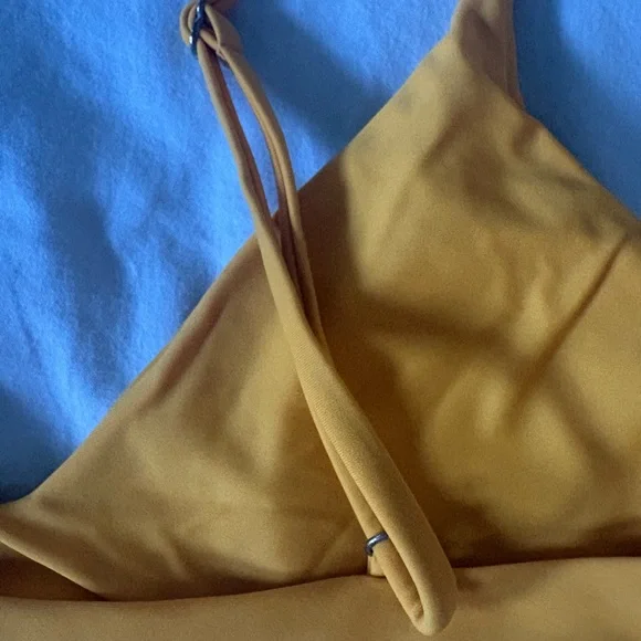 Mustard Yellow Women's Bikini Top with Removal Pads Size Small - Picture 3 of 3